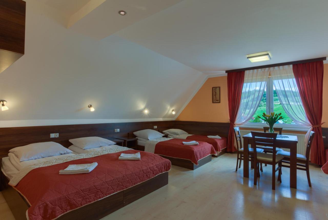 Bed and breakfast Szarotka 2*