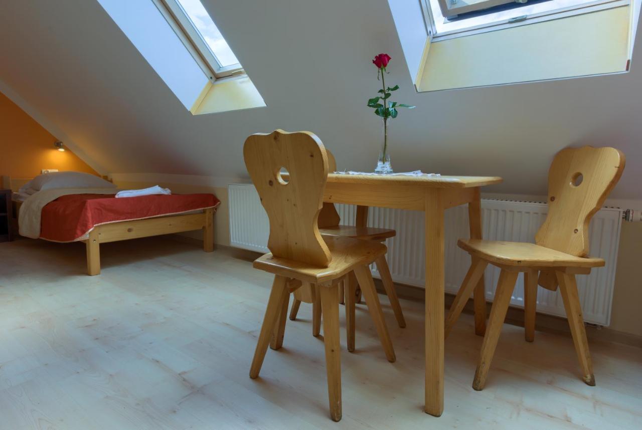 Bed and breakfast Szarotka 2*